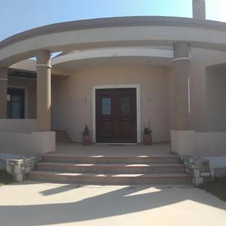 - Family Comfort With Large Garden, Jacuzzi Kos By