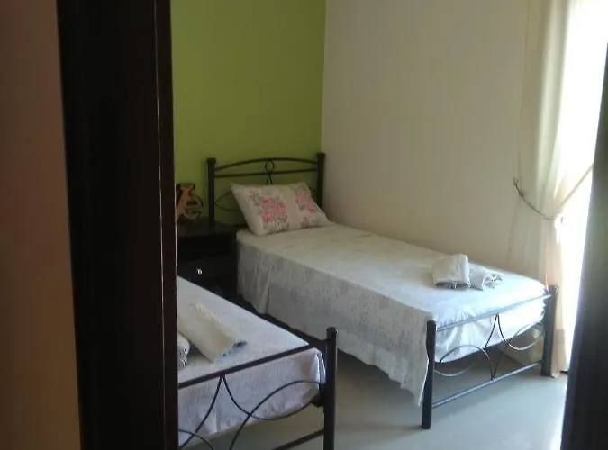 וילה - Family Comfort With Large Garden, Jacuzzi *