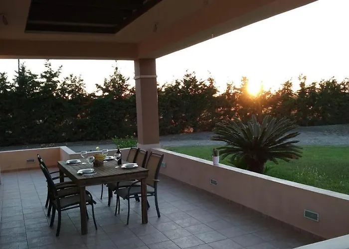 וילה - Family Comfort With Large Garden, Jacuzzi