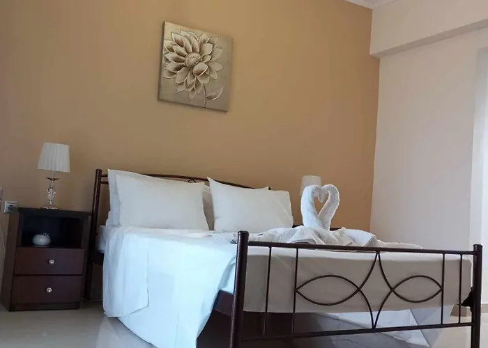 וילה - Family Comfort With Large Garden, Jacuzzi