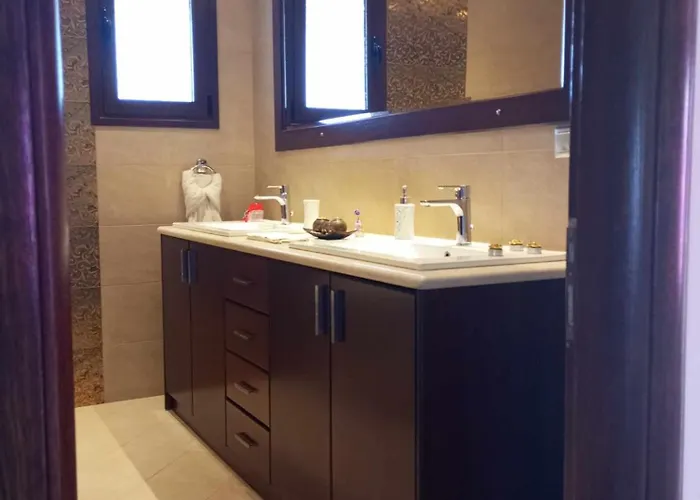 - Family Comfort With Large Garden, Jacuzzi העיירה קוס