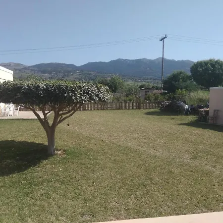 Villa - Family Comfort With Large Garden, Jacuzzi Kos