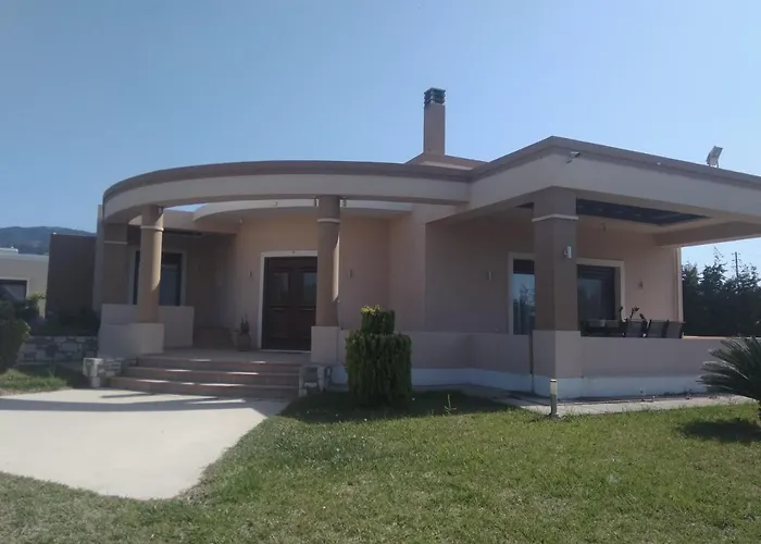- Family Comfort With Large Garden, Jacuzzi העיירה קוס