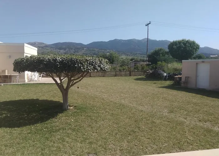 וילה - Family Comfort With Large Garden, Jacuzzi העיירה קוס